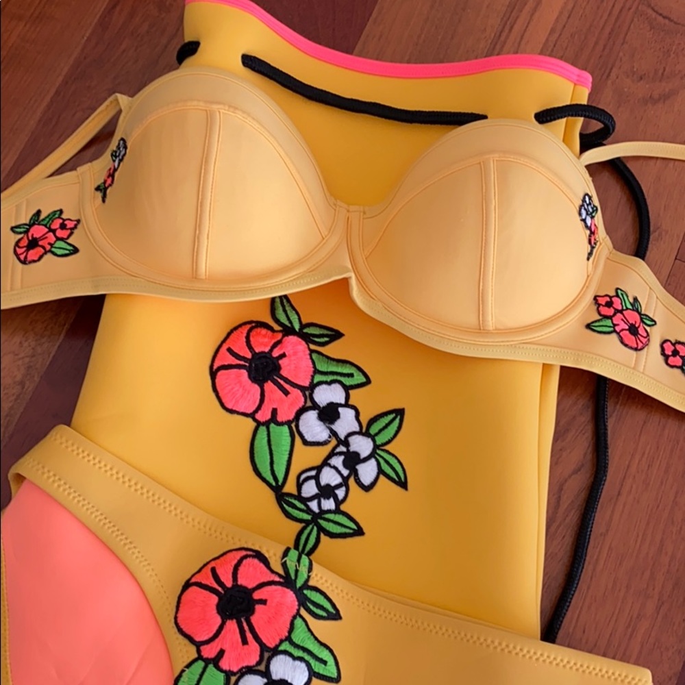 Triangl bathing suit size medium